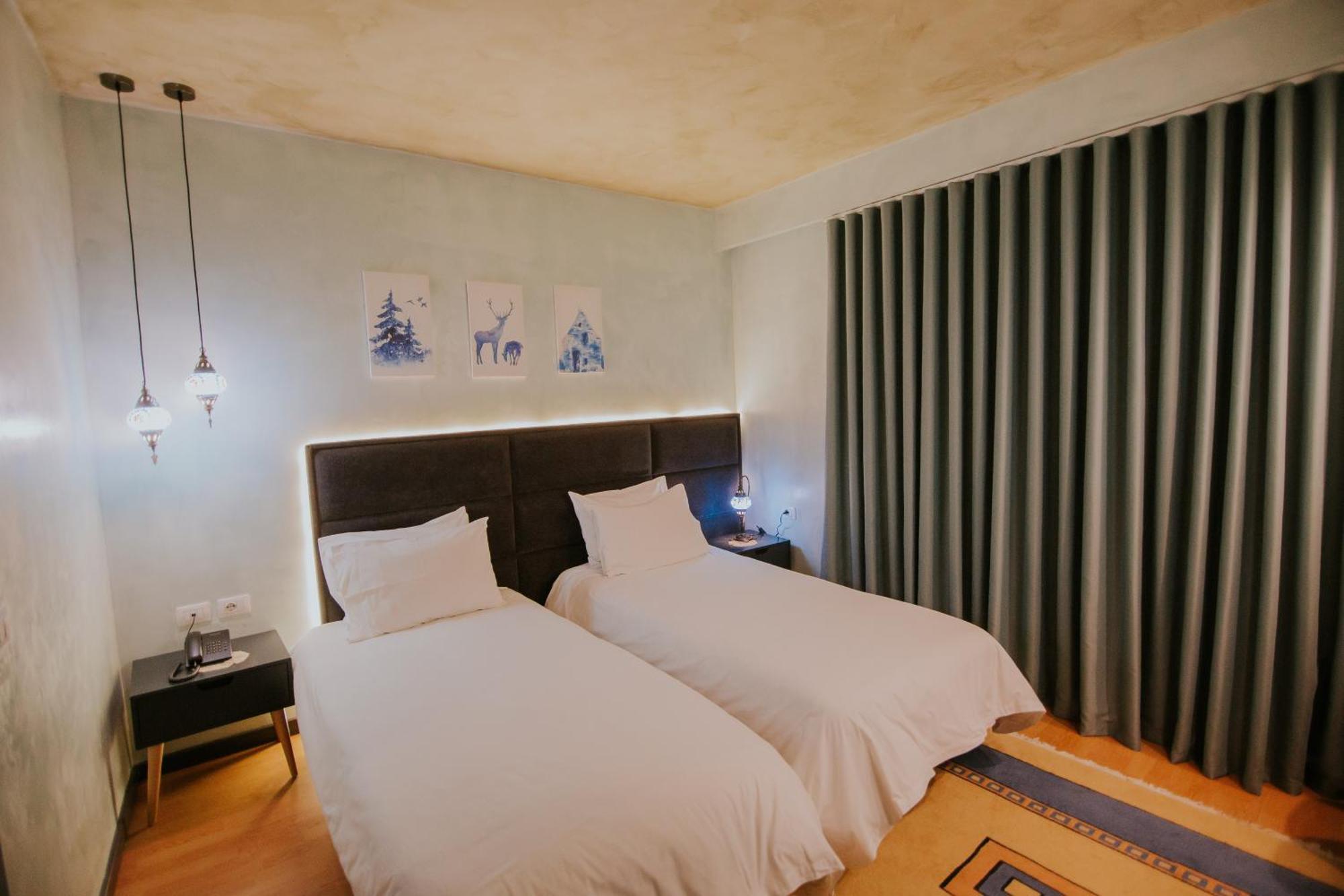 Dim'S Hotel & Restaurant Korce Exterior foto